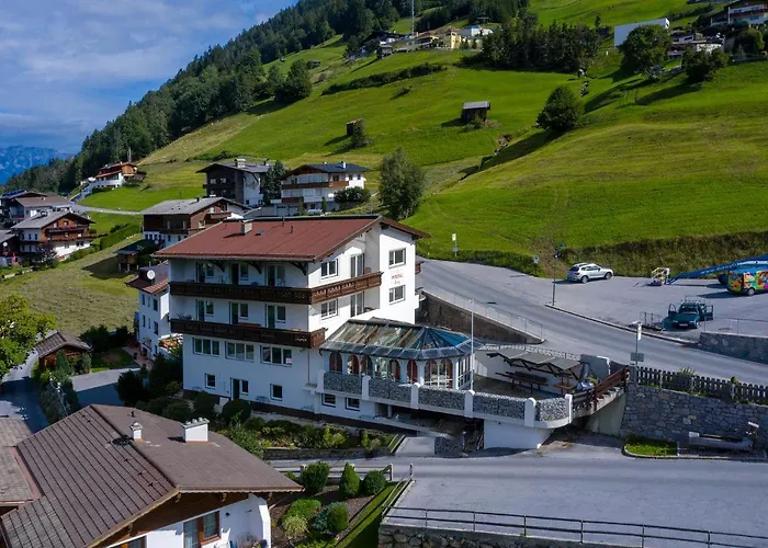 Aparthotel Pitztal Living 3*
